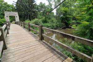 Hoyt Park footbridge over the Menomonee River